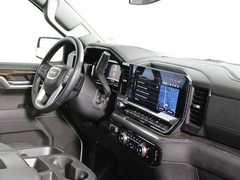 Used 2025 GMC Sierra 1500 Elevation image 12