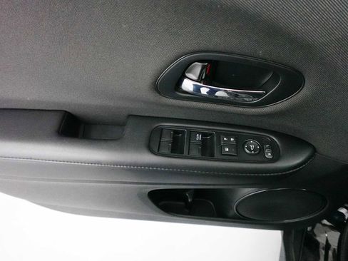 Certified 2020 Honda HR-V LX image 11