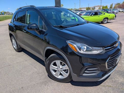Used 2018 Chevrolet Trax LT w/ Driver Confidence Package AWD/4WD image 3