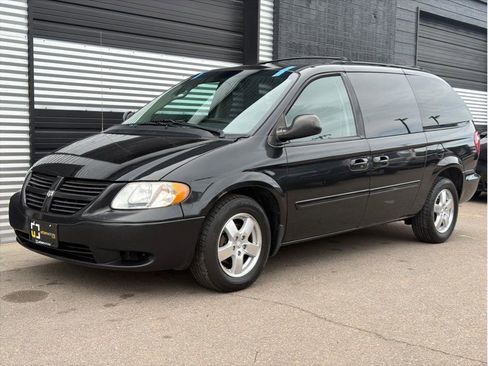 Used 2007 Dodge Grand Caravan SXT image 5