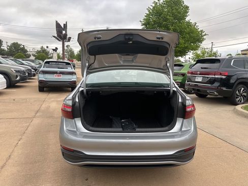 New 2026 Volkswagen Jetta SE FWD image 15