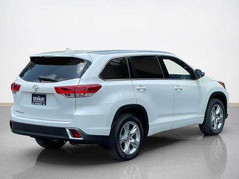 Used 2019 Toyota Highlander Limited FWD image 12