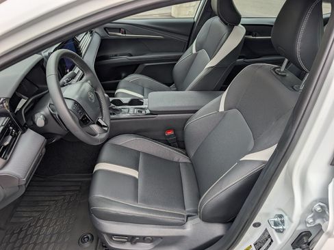 Used 2026 Toyota Camry SE w/ Convenience Package FWD image 2