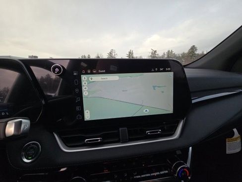 New 2026 Chevrolet Equinox LT w/ Convenience Package II image 13