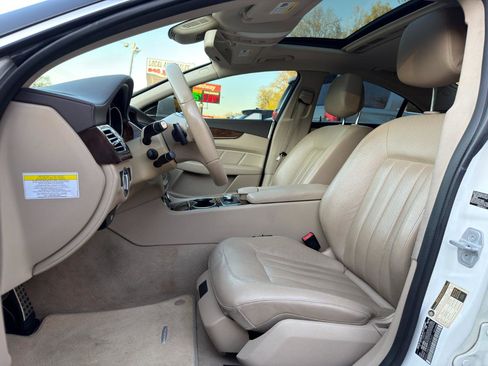 Used 2013 Mercedes-Benz CLS 550 4MATIC w/ Premium I Pkg image 9