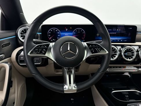 Used 2024 Mercedes-Benz CLA 250 4MATIC image 31