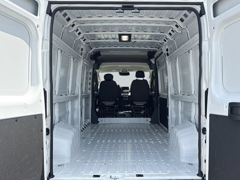 New 2026 RAM ProMaster 2500 w/ Convenience Group FWD image 9