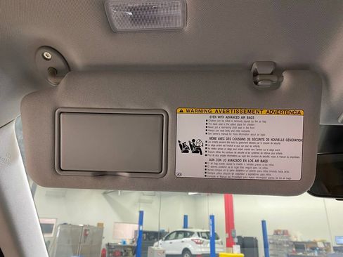 Used 2022 Toyota Highlander XLE image 30