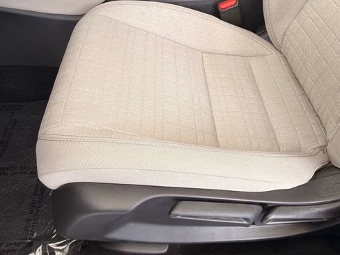 Used 2025 Honda HR-V LX image 5