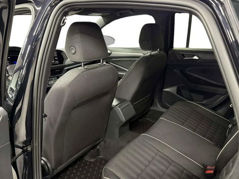 Used 2024 Volkswagen Jetta Sport image 12