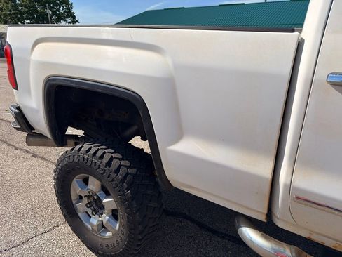 Used 2016 GMC Sierra 2500 SLT w/ Suspension Package, Off-Road AWD/4WD image 6
