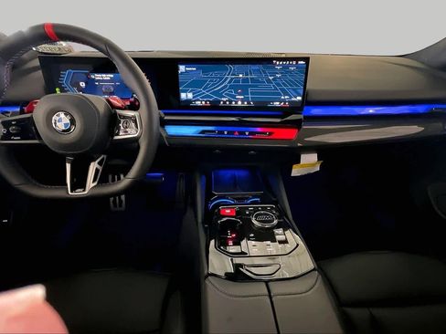 New 2027 BMW M5 Touring AWD/4WD image 5