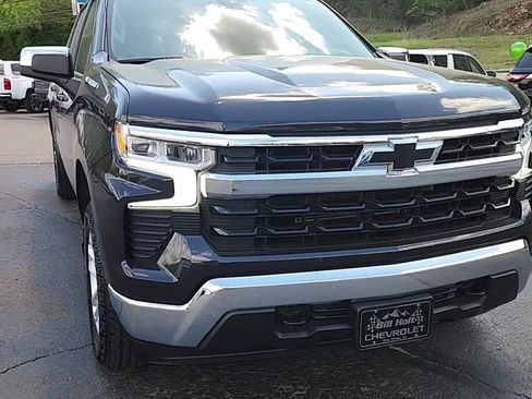 Used 2022 Chevrolet Silverado 1500 LT image 2