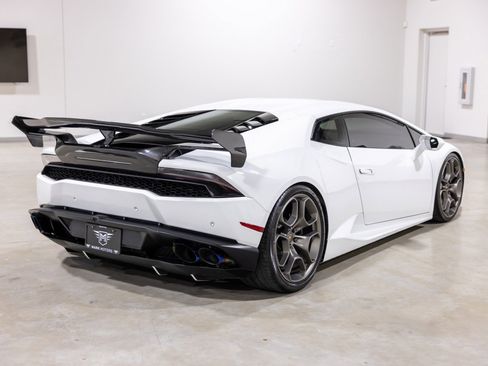 Used 2016 Lamborghini Huracan LP 610-4 image 9