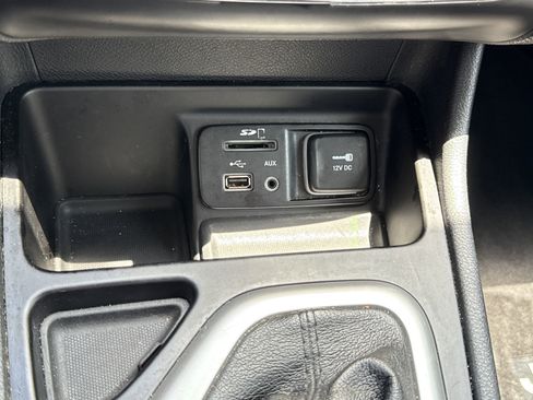 Used 2014 Jeep Cherokee Latitude image 18