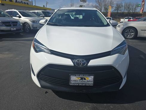 Used 2018 Toyota Corolla LE image 3