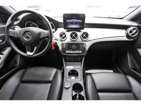 Used 2019 Mercedes-Benz CLA 250 4MATIC image 10