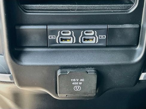 Used 2022 RAM 1500 Big Horn AWD/4WD image 25