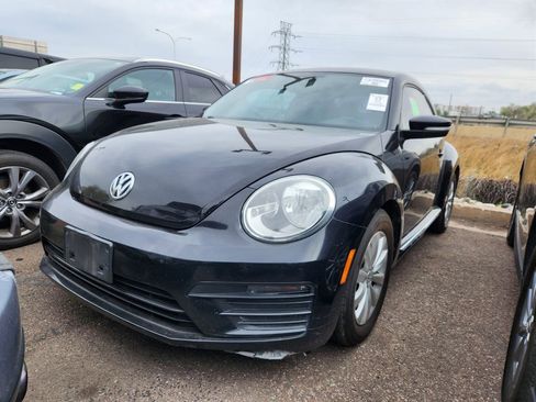 Used 2019 Volkswagen Beetle 2.0T SE image 3