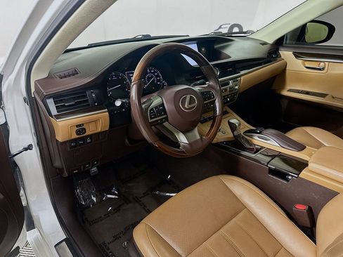 Used 2018 Lexus ES 350 w/ Luxury Package w/Wood Trim FWD image 10