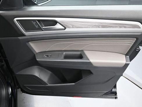 Used 2023 Volkswagen Atlas Cross Sport SE AWD/4WD image 35