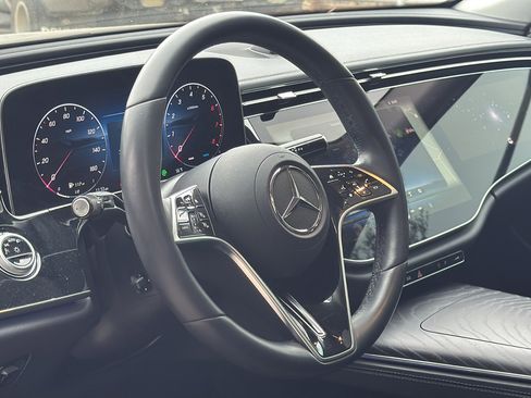 Used 2024 Mercedes-Benz E 350 4MATIC Sedan image 10