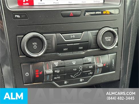 Used 2019 Ford Explorer XLT w/ Equipment Group 202A image 38