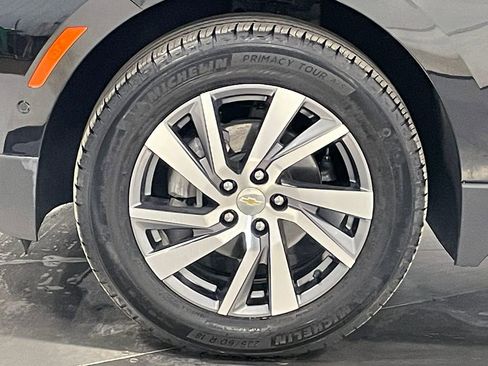 Used 2023 Chevrolet Equinox Premier AWD/4WD image 17