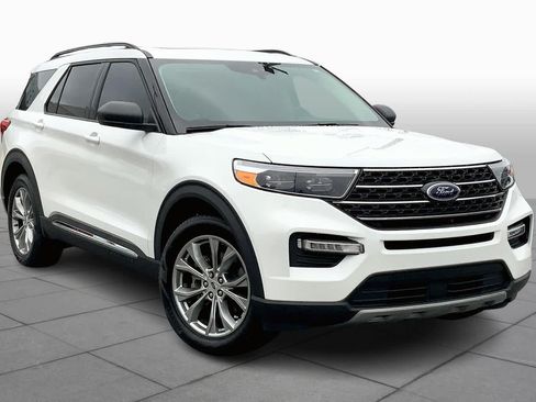 Used 2022 Ford Explorer XLT w/ Equipment Group 202A RWD image 3