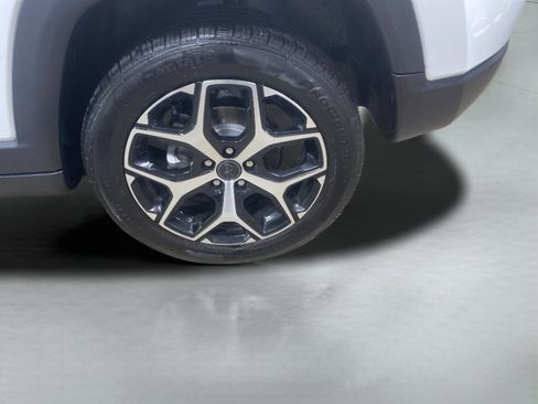 Used 2025 Jeep Compass Limited AWD/4WD image 9