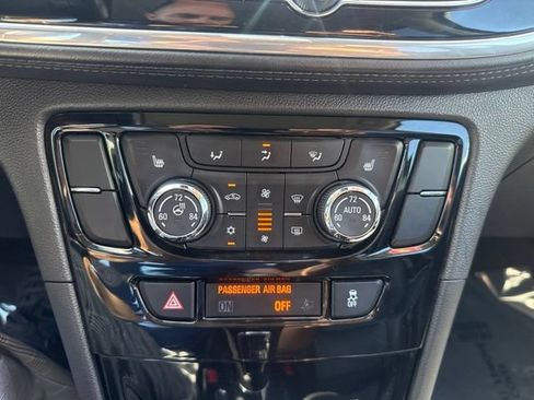 Used 2020 Buick Encore Essence FWD image 17