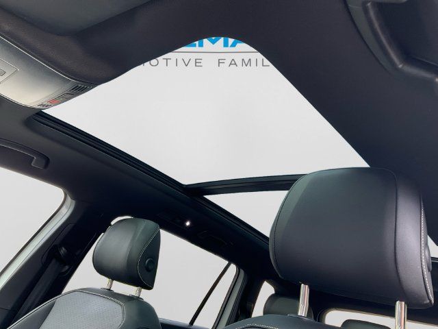 Certified 2023 Volkswagen Tiguan SE R-Line AWD/4WD image 12