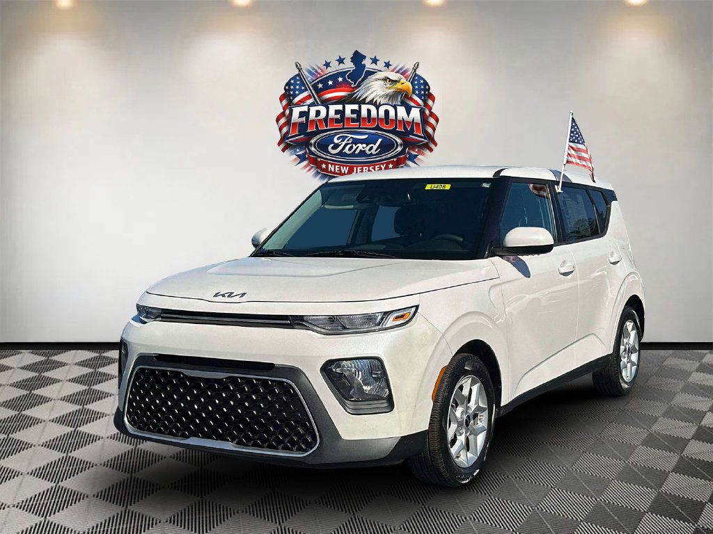 Used 2022 Kia Soul S FWD image 2