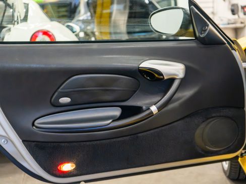 Used 1998 Porsche Boxster RWD image 33