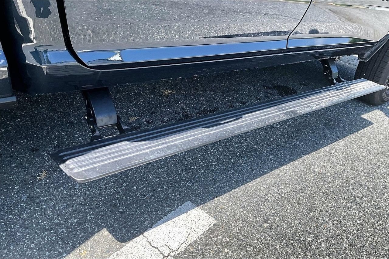 New 2026 RAM 3500 Laramie AWD/4WD image 9