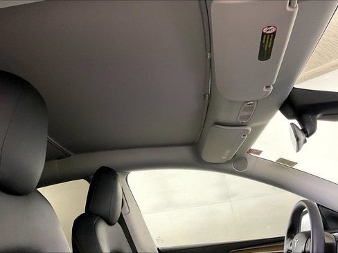 Used 2022 Tesla Model Y Long Range AWD/4WD image 29