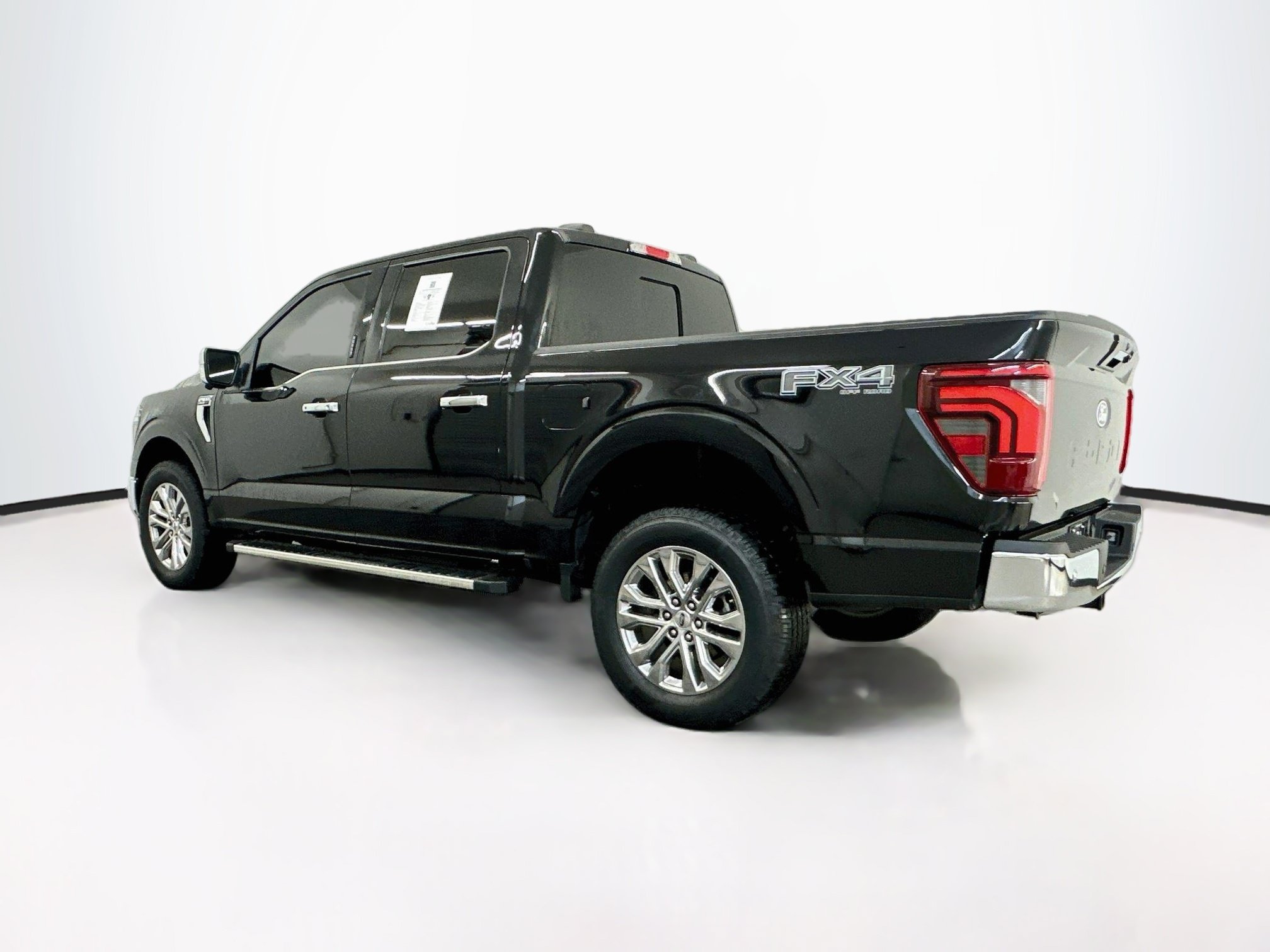 Used 2024 Ford F150 Lariat w/ FX4 Off-Road Package AWD/4WD image 5