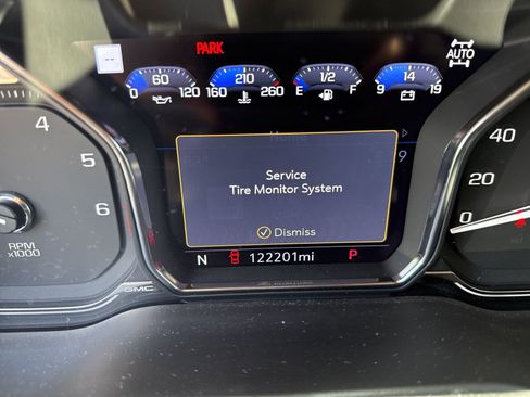 Used 2021 GMC Yukon XL Denali w/ Denali Premium Package AWD/4WD image 15