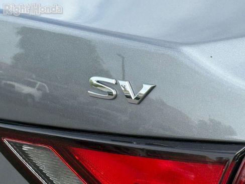 Used 2022 Nissan Sentra SV w/ SV Premium Package image 12