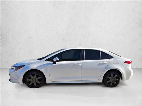 Used 2023 Toyota Corolla LE image 9