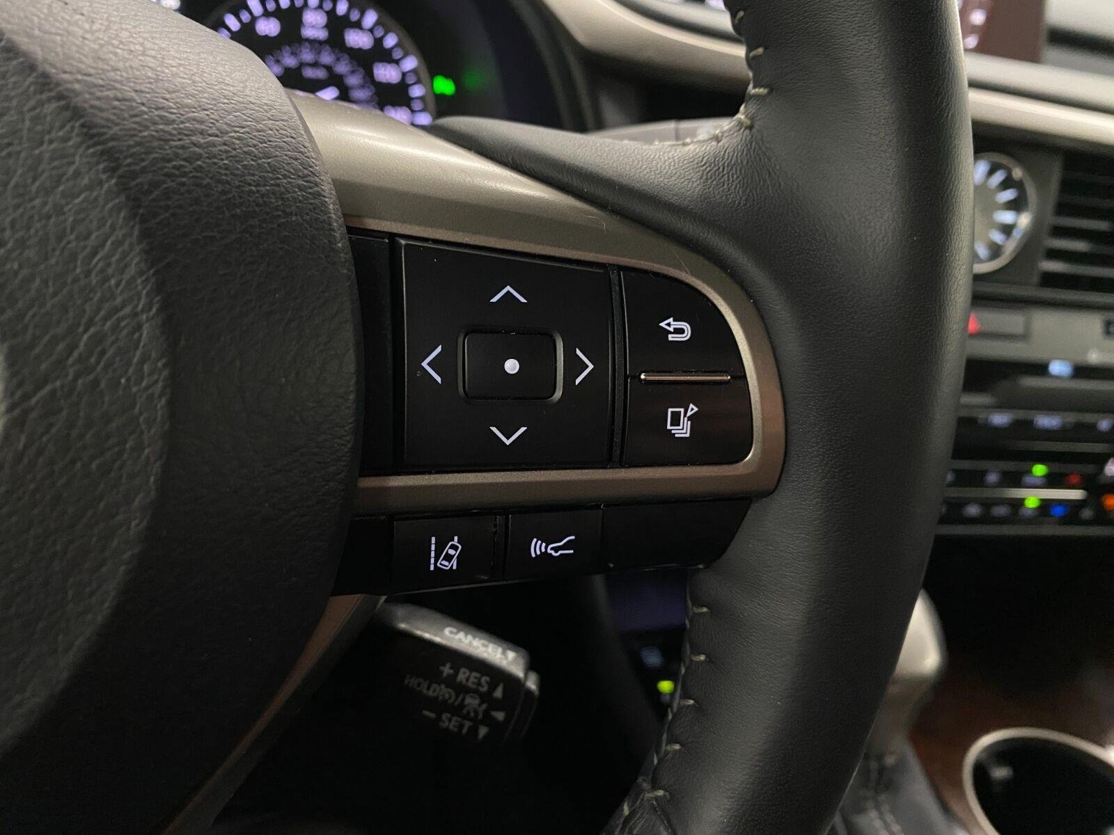 Used 2018 Lexus RX 350 AWD w/ Premium Package image 17