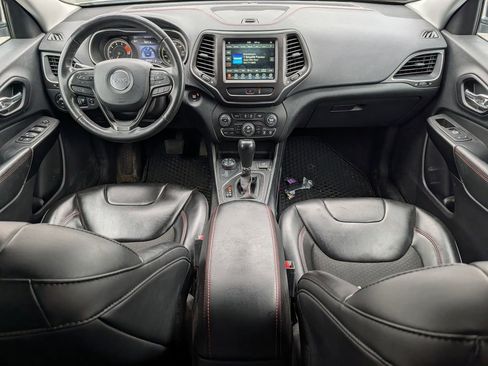 Used 2022 Jeep Cherokee Trailhawk w/ Comfort/Convenience Group AWD/4WD image 10