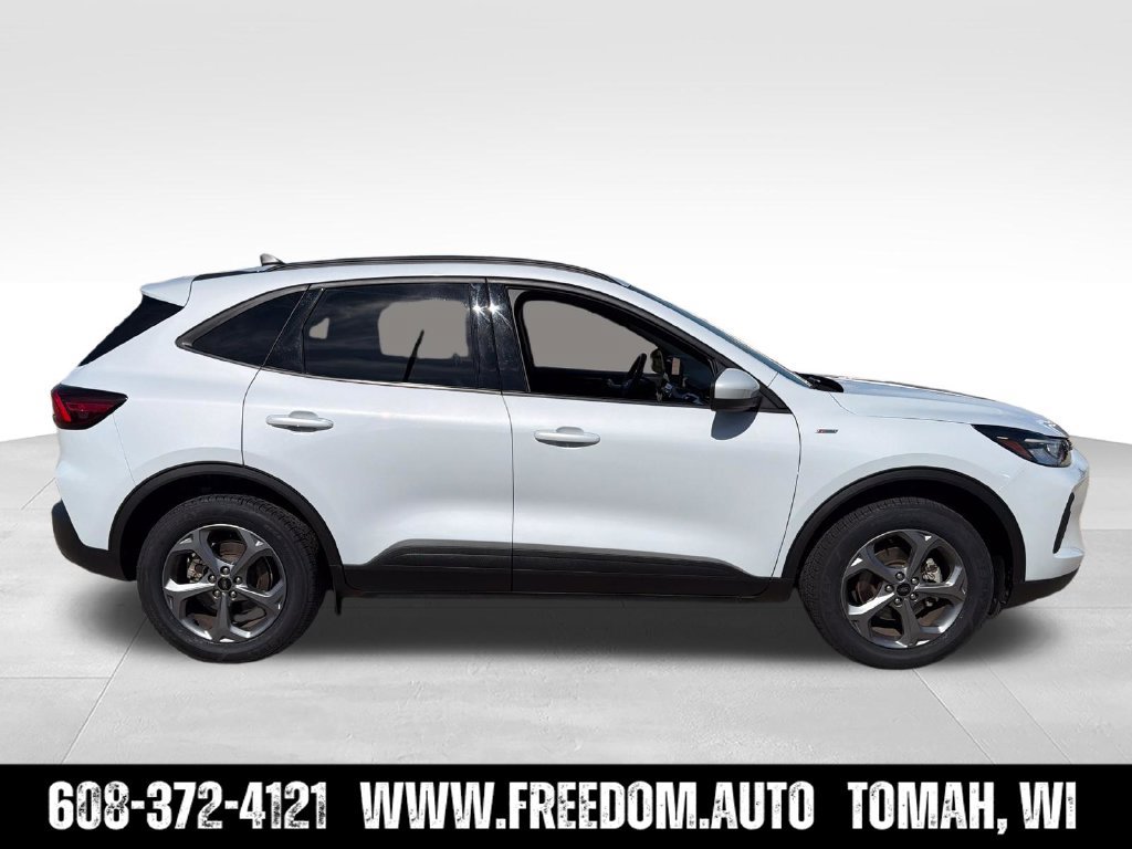 Used 2025 Ford Escape ST-Line Select AWD/4WD image 9
