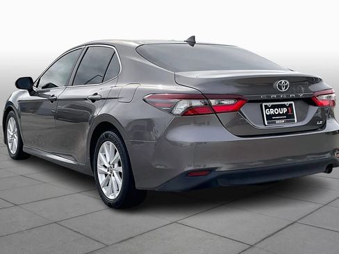 Used 2021 Toyota Camry LE image 10