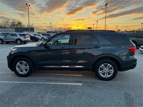 Used 2023 Ford Explorer XLT w/ Equipment Group 202A image 6