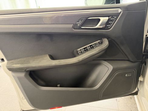 Certified 2023 Porsche Macan GTS image 15