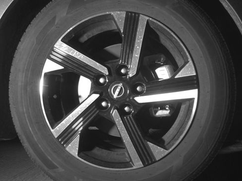 Used 2025 Nissan Sentra SV FWD image 16
