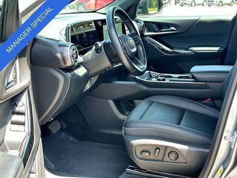 Used 2026 Chevrolet Equinox LT w/ Convenience Package II FWD image 10