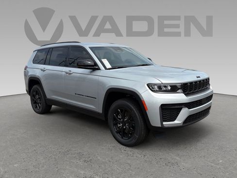 New 2026 Jeep Grand Cherokee L 2WD image 1