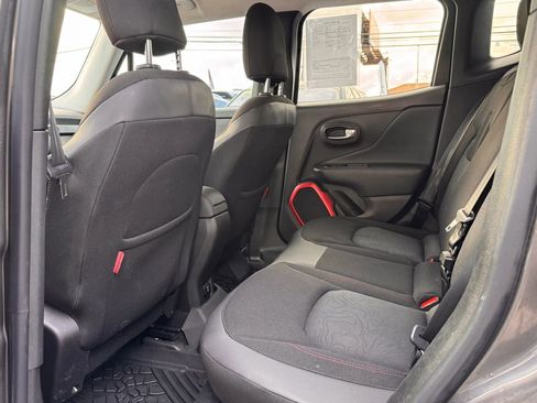 Used 2016 Jeep Renegade Trailhawk image 13